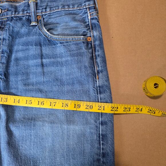Levi’s 501 Jeans Mens 36x32 Blue Button Fly Straight Leg Denim Casual Minimalist - Picture 11 of 13